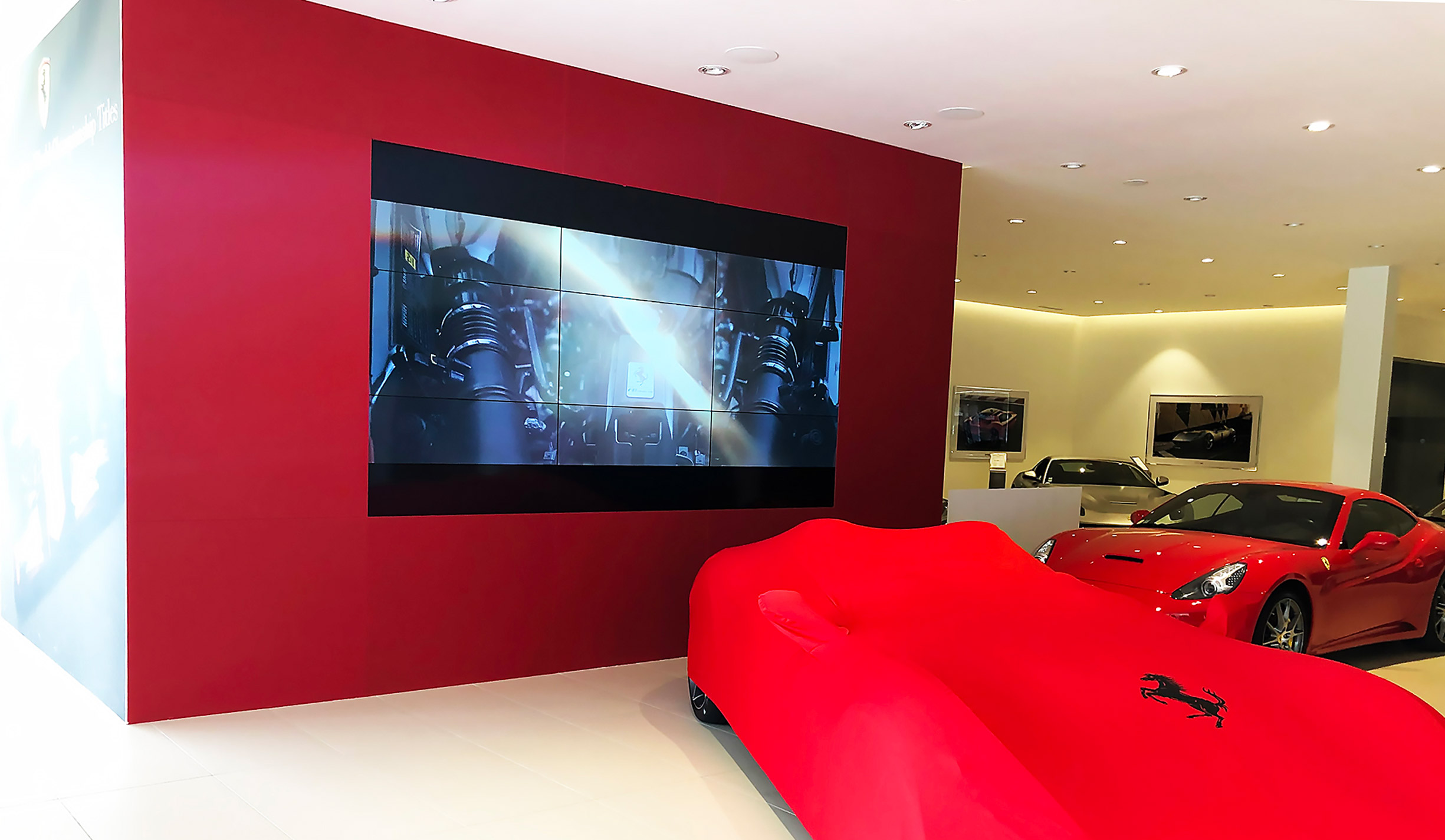 Agencement de l'espace de concession automobile Ferrari chez Gauduel sport