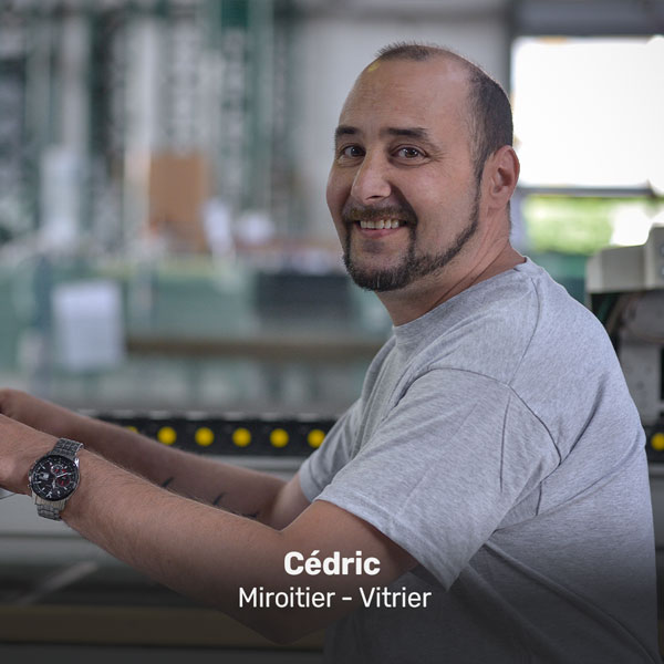 Cédric, miroitier vitrier à la Miroiterie du Rhône