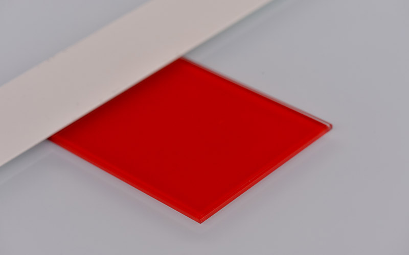 Verre laqué coloré rouge, un produit proposé par la Miroiterie du Rhône