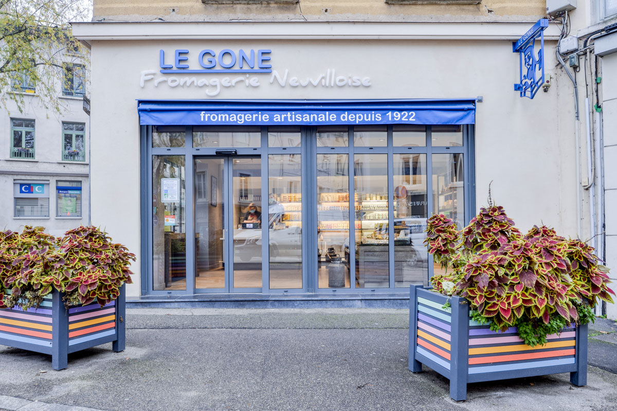 Vitrine de commerce en verre par la Miroiterie du Rhône