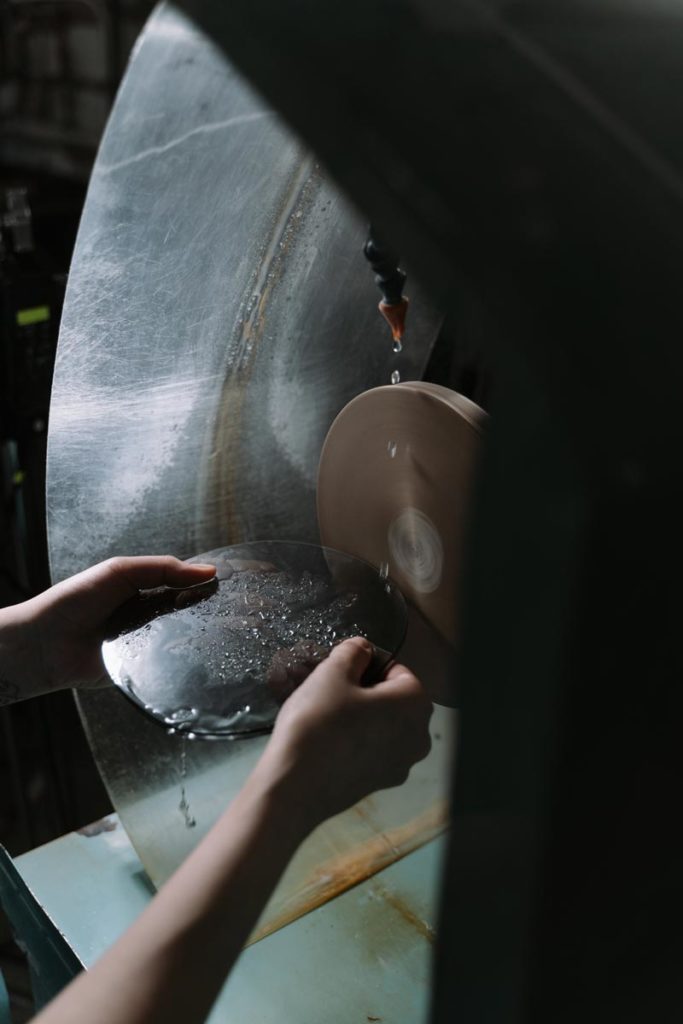 Façonnage d'un rond en verre