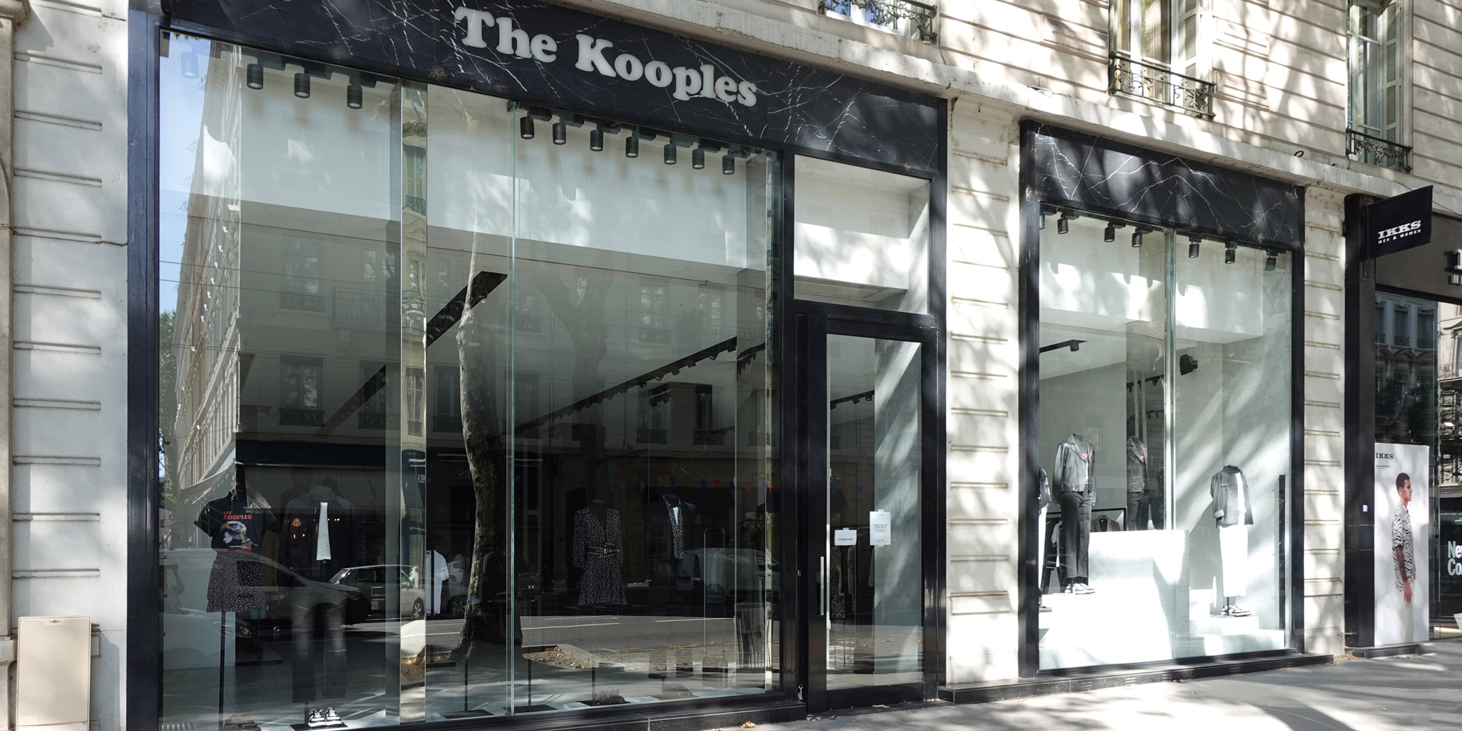 Vitrine avec vitrage grand format pour The Kooples à Lyon 6